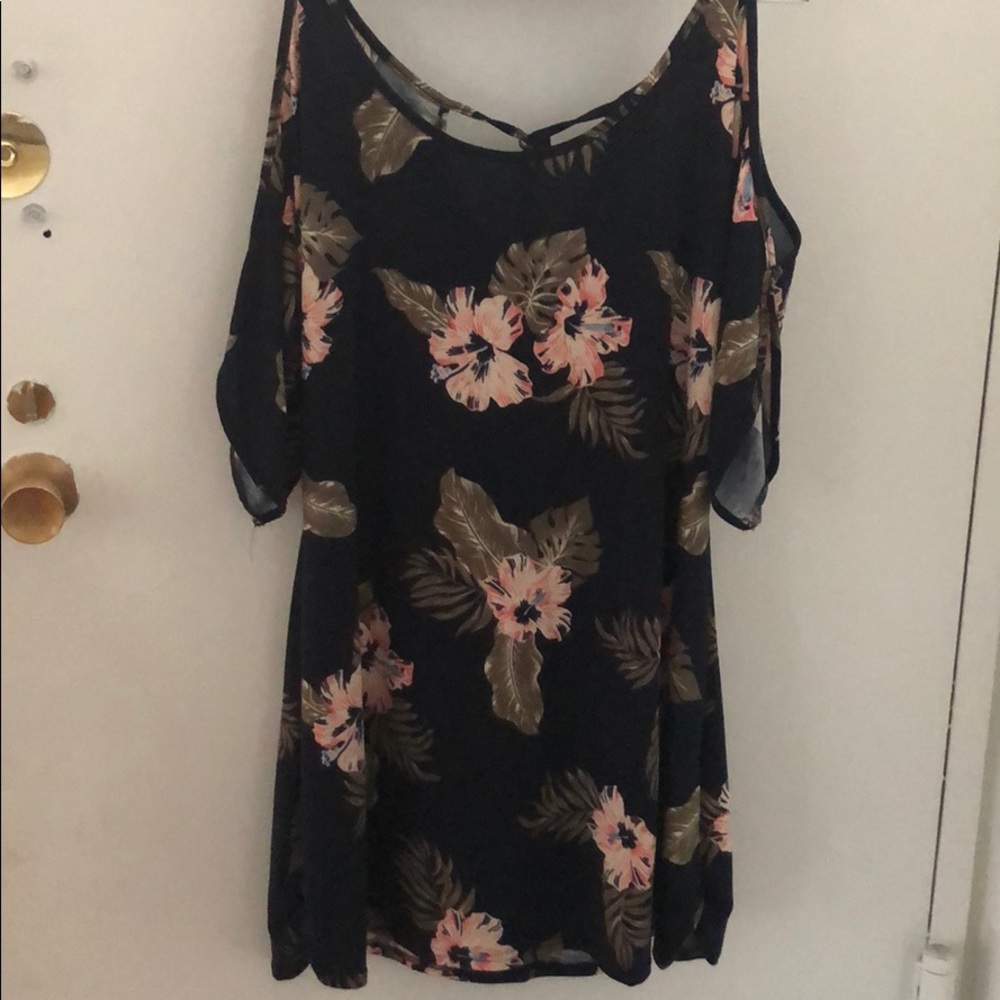 Never been worn! Navy floral cold shoulder dress!